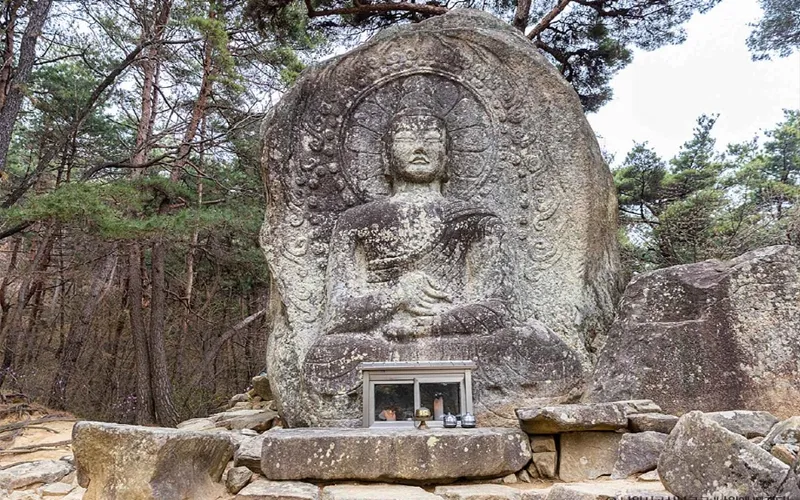 남원 신계리 마애여래좌상