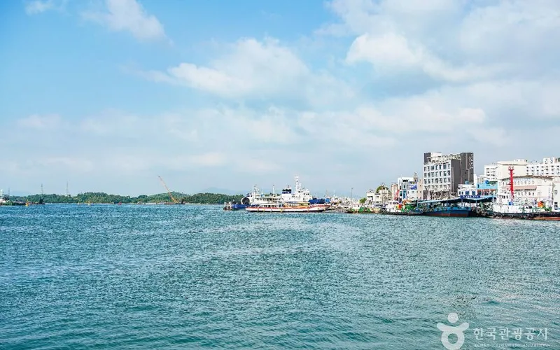 국동항